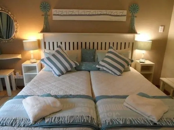 Tripple Room 3 Singlesking Single Cherry Lane Self Catering and BB - Mülk Olanakları