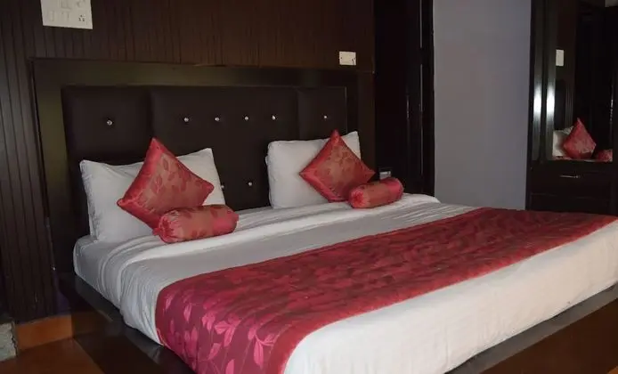 Trishul Hotel