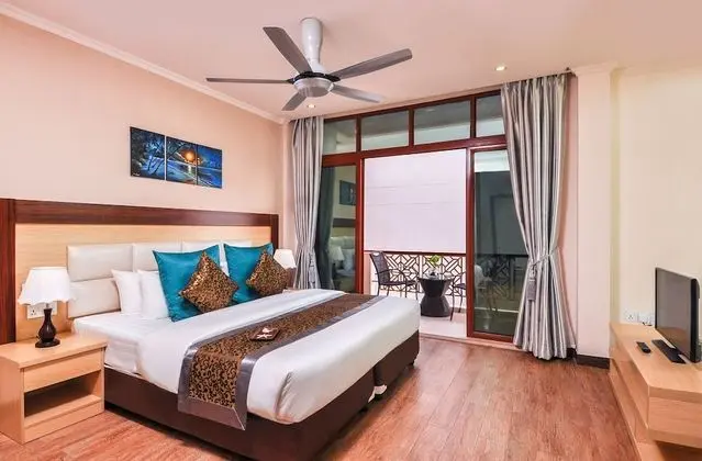 Triton Beach Hotel & Spa - Havuz