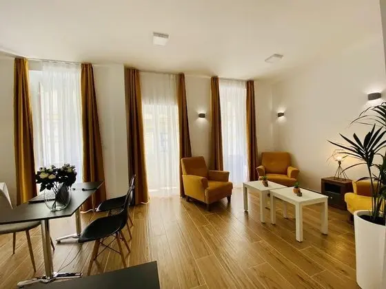 Tritoni Marina Apartments and Suites