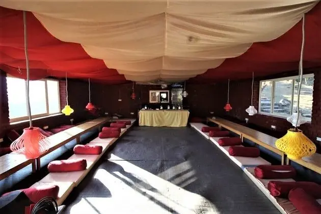 Triund Camps Riverside Resort - Lobi