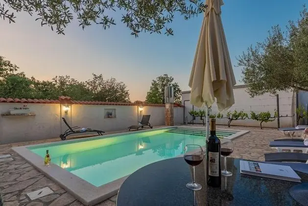 Villa Trkalj in Rural Area 10 Persons Private Pool Beautiful Garden Traditional Tavern