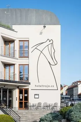 Hotel Troja - Dış Mekan