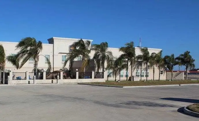 Tropic Inn