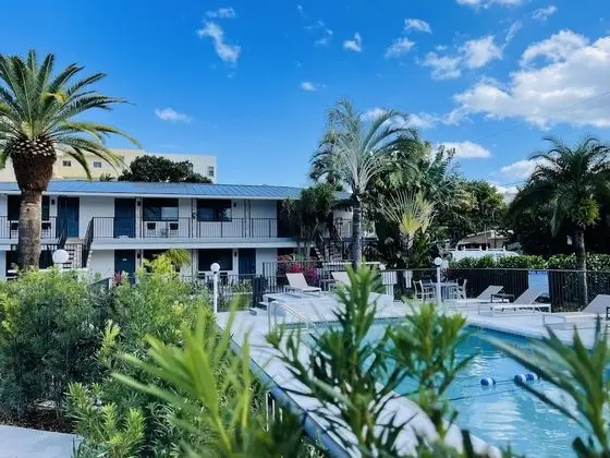Tropic Isle Beach Resort - Havuz