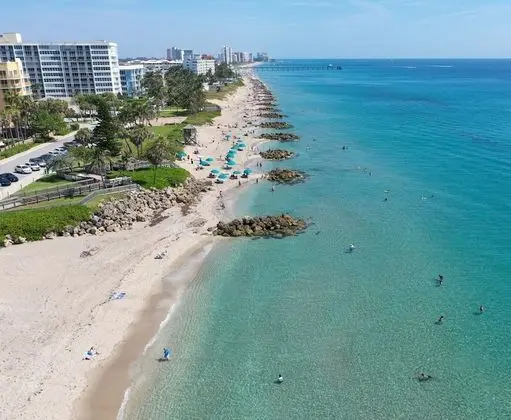 Tropic Isle Beach Resort - Plaj