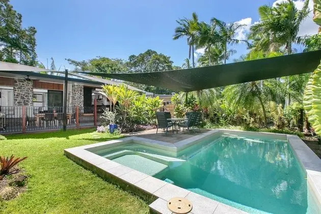 Tropical 3 Bedroom House, Pool plus 4th Bedroom Bungalow