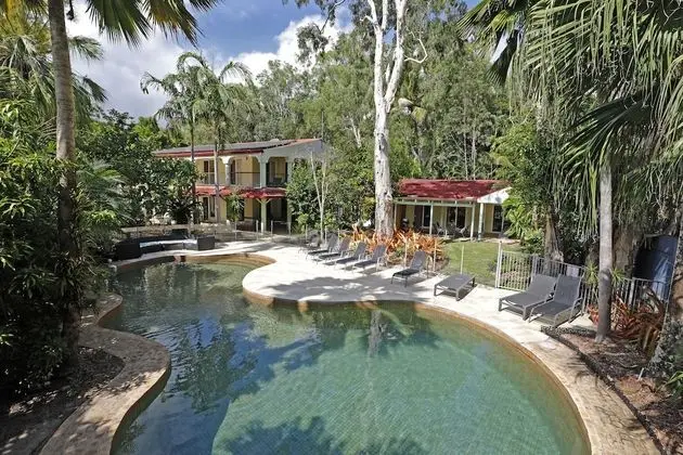 Tropical Villa Bella with Private Pool