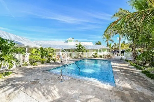 Tropical Breeze Resort - Havuz