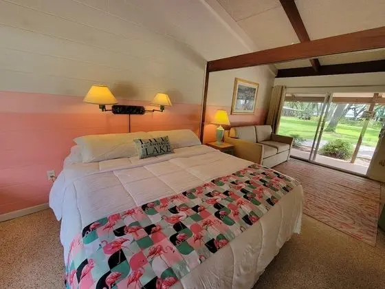 Tropical Resort & Marina on Lake Beresford