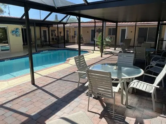 Tropical Villas of Venice Beach - Havuz