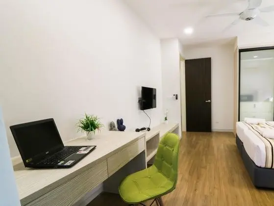 TROPICAL VILLA SERVICE SUITE BY NESTING NOMADS