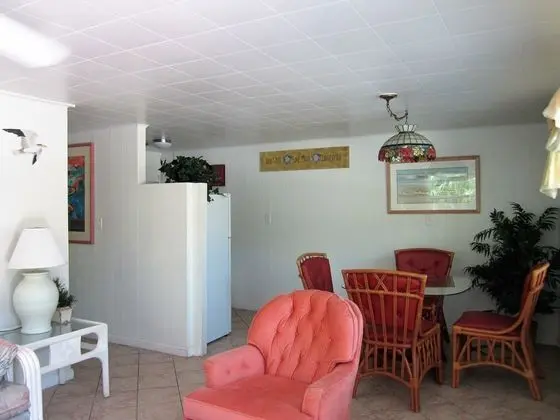 Tropical Winds Motel & Cottages - Oda