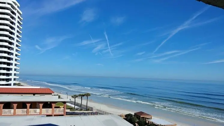 Tropical Winds Oceanfront Hotel