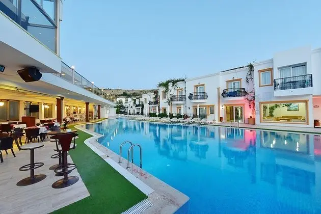 Tropicana Beach Hotel - Havuz