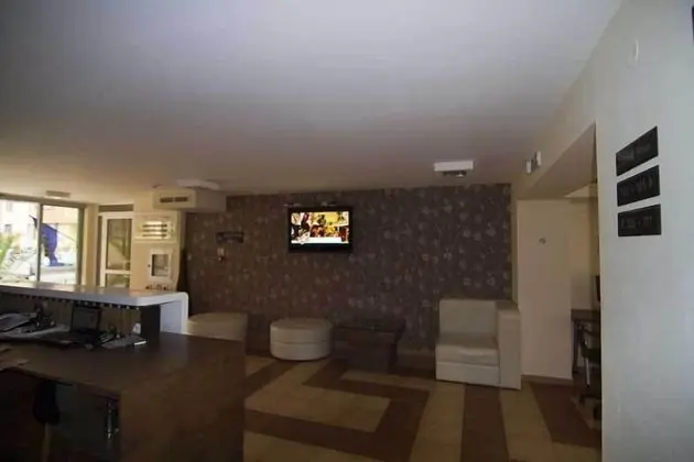 Tropics Hotel - Lobi