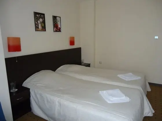 Tropics Hotel - Oda