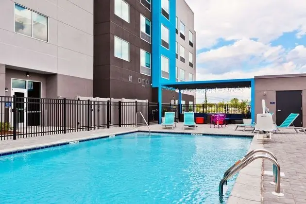 Tru by Hilton Auburn - Havuz