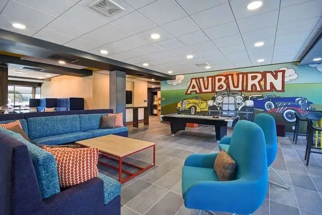 Tru by Hilton Auburn - Lobi