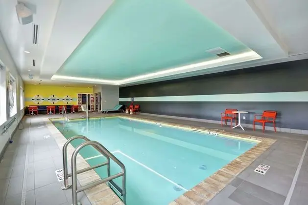 Tru by Hilton Chicopee Springfield - Havuz