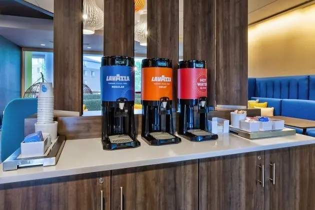 Tru By Hilton Comstock Park Grand Rapids - Yerinde Yemek