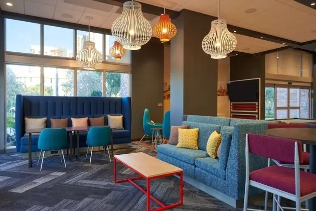 Tru by Hilton Fort Lauderdale Downtown - Lobi