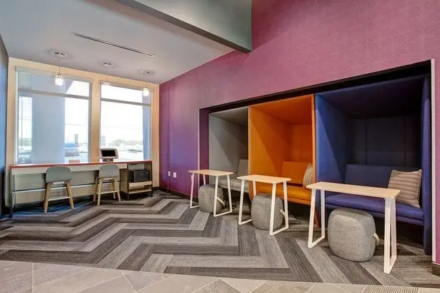 Tru by Hilton Grand Prairie - Lobi