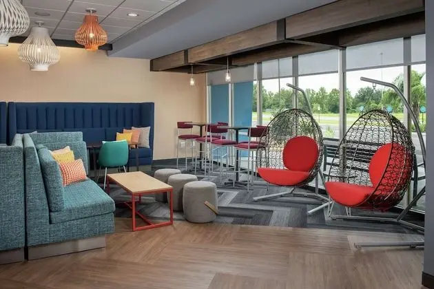 Tru by Hilton Lake City - Lobi