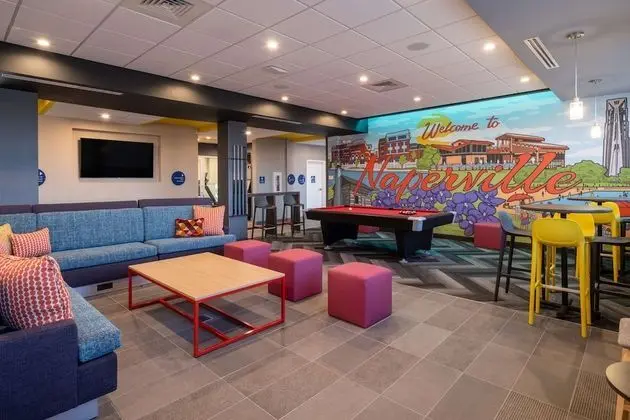 Tru by Hilton Naperville Chicago - Lobi