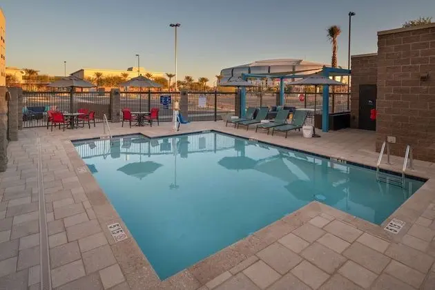 Tru By Hilton Phoenix Glendale Westgate, AZ - Havuz