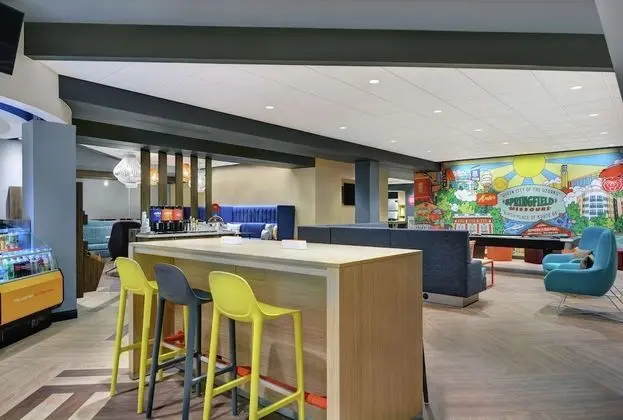 Tru by Hilton Springfield Downtown - Lobi