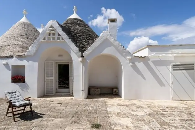 Trulli Munno con Piscina by Wonderful Italy - Oda
