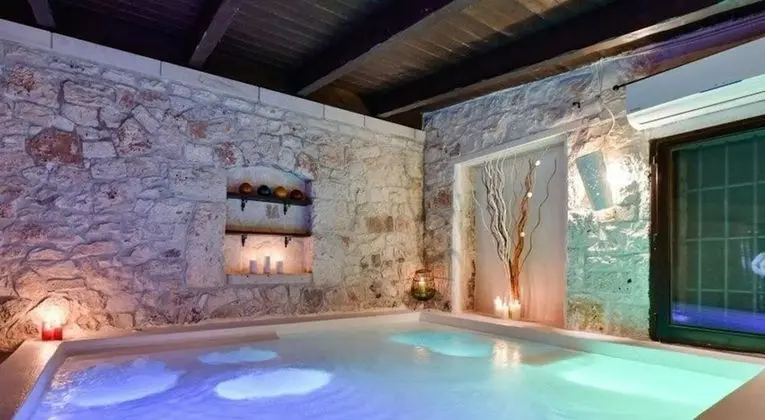 Trulli Templari Wellness SPA - Havuz