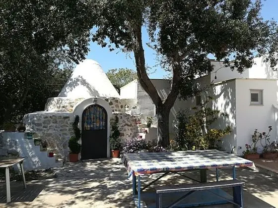 Trullo Alessandro e Villa Raffaela