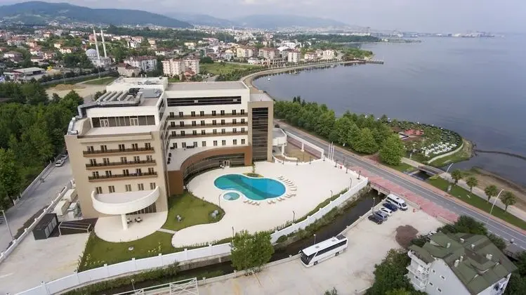 TRYP by Wyndham Izmit - Dış Mekan