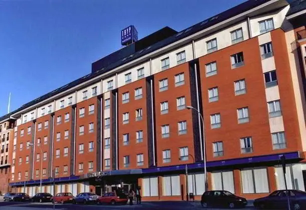 TRYP Leon Hotel