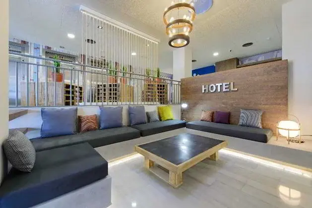 Tryp Madrid Airport Suites - Lobi