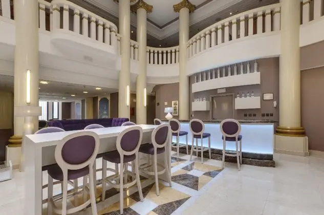TRYP Madrid Cibeles Hotel - Lobi