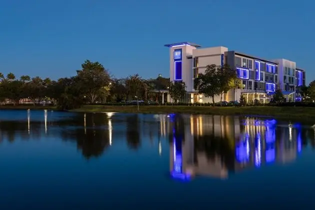 TRYP by Wyndham Orlando - Dış Mekan