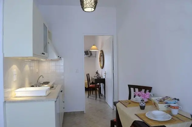 Tsakanos Apartments - Mutfak