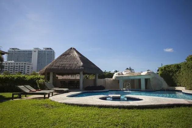 Tu Casa En Zona Hotelera a una Cuadra de la Playa