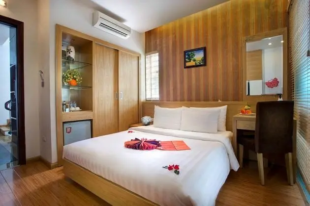 Tu Linh Palace Hotel