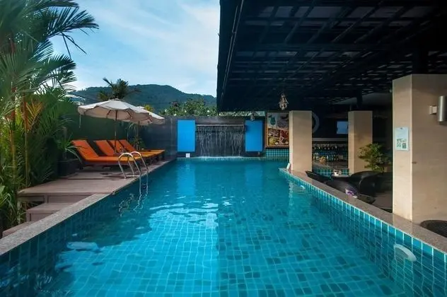 Tuana Blue Sky Patong - Havuz