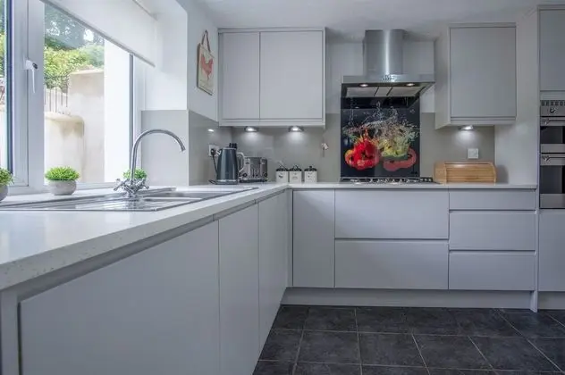 Tucking Mill - 3 Bedroom - Stepaside - Mutfak