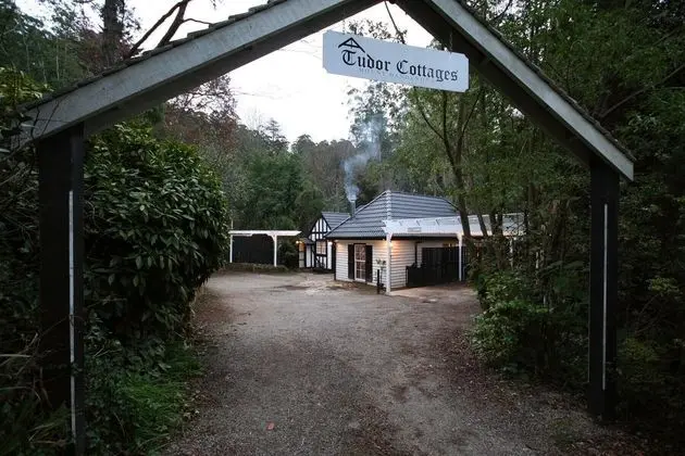 Tudor Cottages Mt Dandenong - Dış Mekan