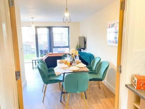 Tudors eSuites 11 Bed House City Centre