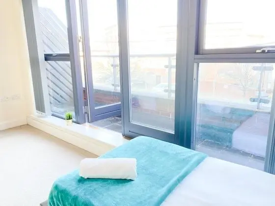 Tudors eSuites 11 Bed House City Centre - Lobi