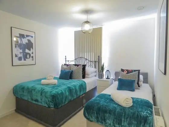 Tudors eSuites Apartment with 4 Beds