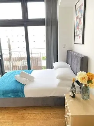 Tudors eSuites Balcony Apartment