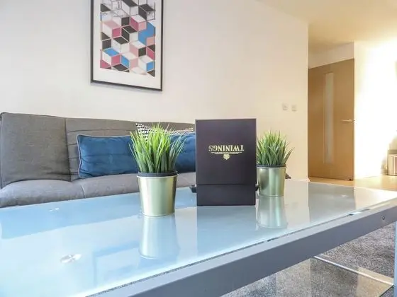 Tudors eSuites Birmingham Apartments with Gated Parking - Öne Çıkan Resim